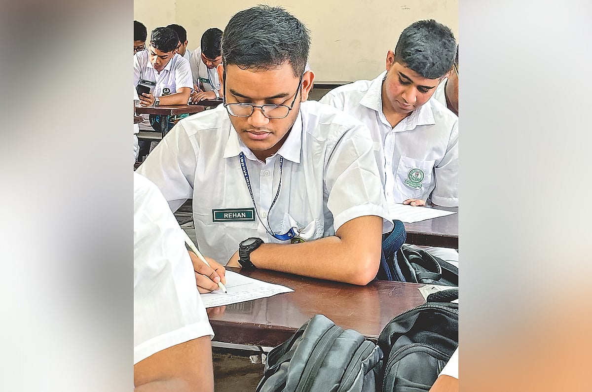 এইচএসসি ইংরেজি ১ম পত্রের প্রশ্ন কাঠামো ও উত্তর লেখার কলাকৌশল প্রকাশ